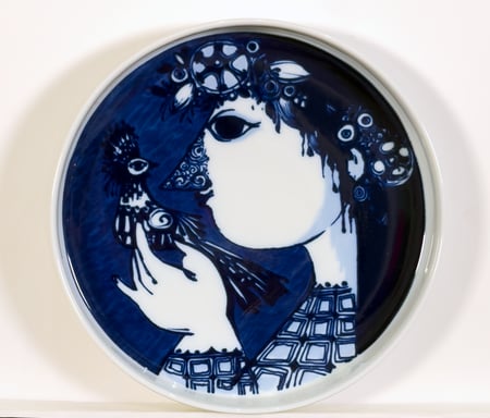 Figure with Bird (Plate)